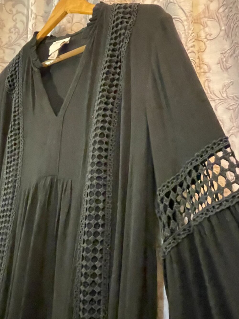 NWOT Boho Knox Rose Med.Black Crochet Dress V-neck Lined L/S(Sheer) Empire Waist